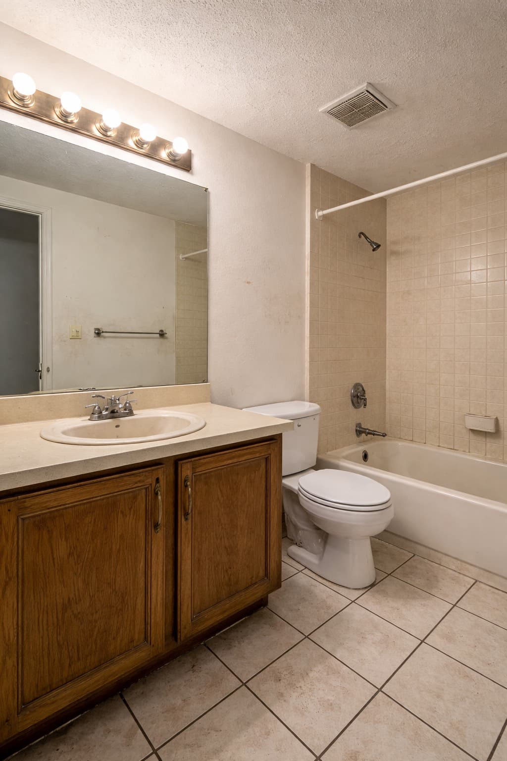 Bathroom before refresh